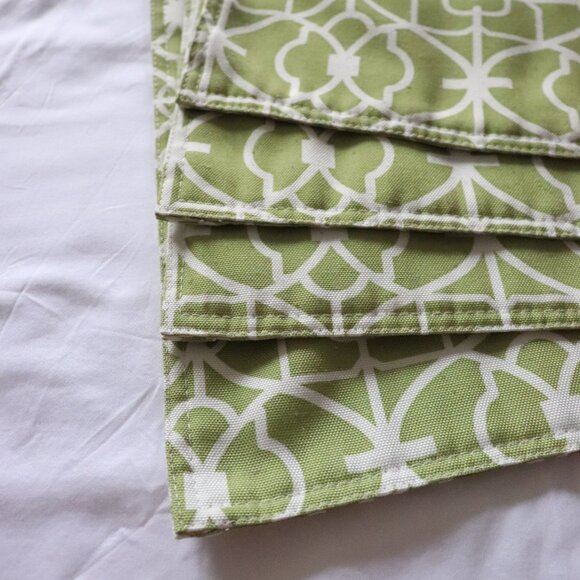Geometric‎ Green/White Square Wedding Event Dinner Party 4 Placemats - Picture 3 of 5